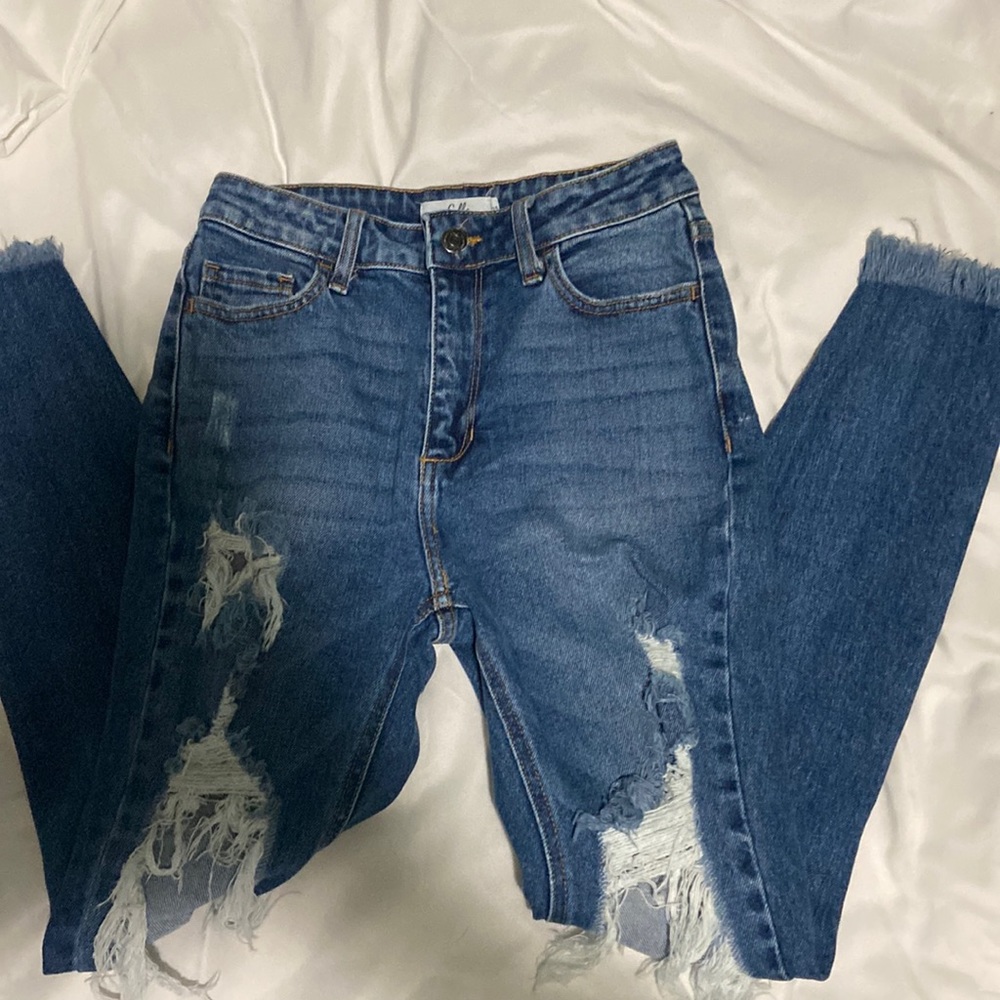 Ripped cello jeans size women’s 1, skinny jeans